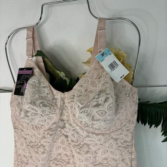 Bali Lace Shapewear Bodysuit in Cream - Picture 6 of 11